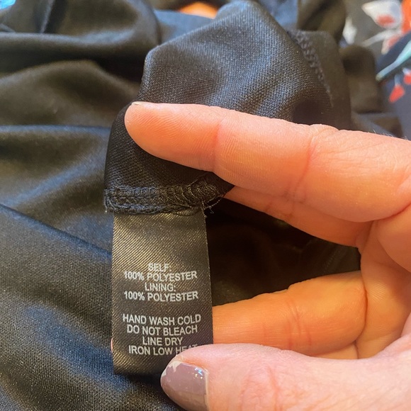 Lulu’s size small Multi-floral print Balloon Sleeve Maxi Dress black and Red - Picture 8 of 10